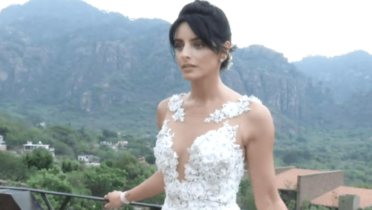 Aislinn Derbez se habría casado y nadie se percató del evento 