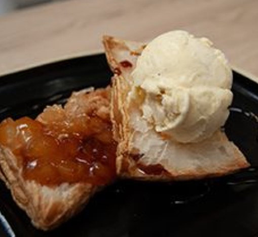 Tatín De Manzana Con Helado De Vainilla