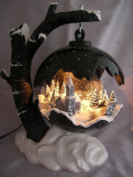 blcknwhitesnowlamp.jpg