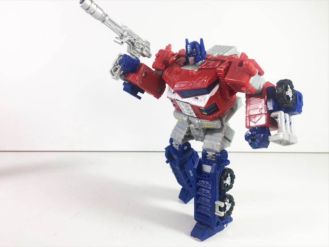 Siege-Leader-Optimus-Prime-05