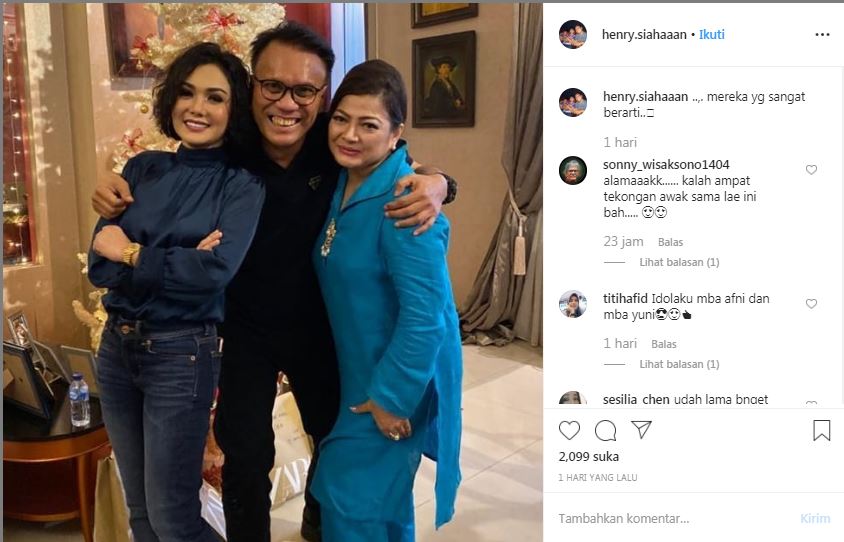 Henry Siahaan posting foto dirinya bersama kedua mantan istrinya dan tulis kalimat romantis