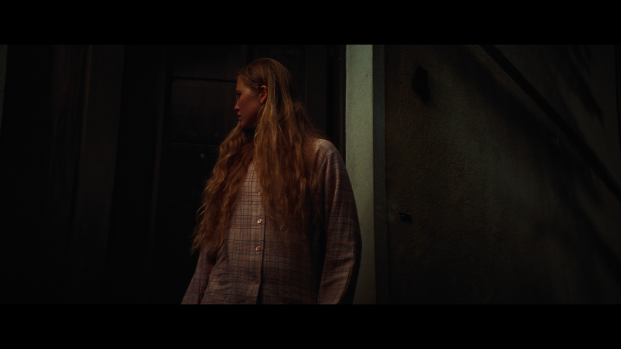 mpv-shot_CUCKOO.2024.2160p.UHD.BDRemux.HDR.HEVC-Нечипорук_00_02_30_0001