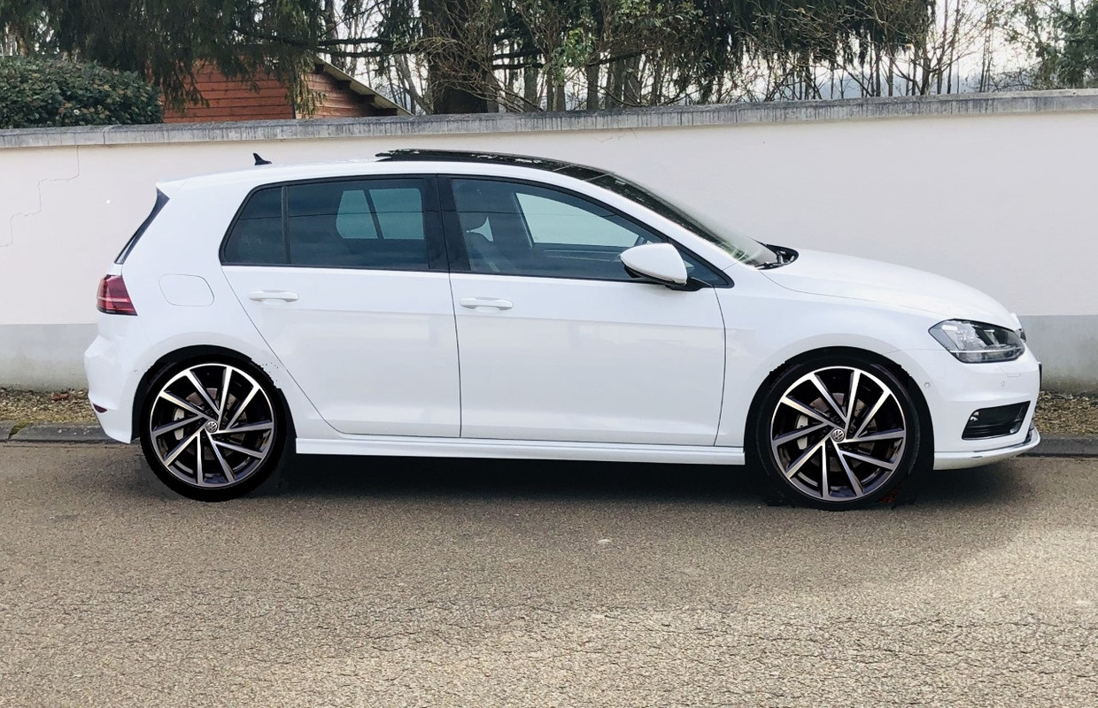 CC3C41BB-01A9-4A6B-B0D6-6F4691533295