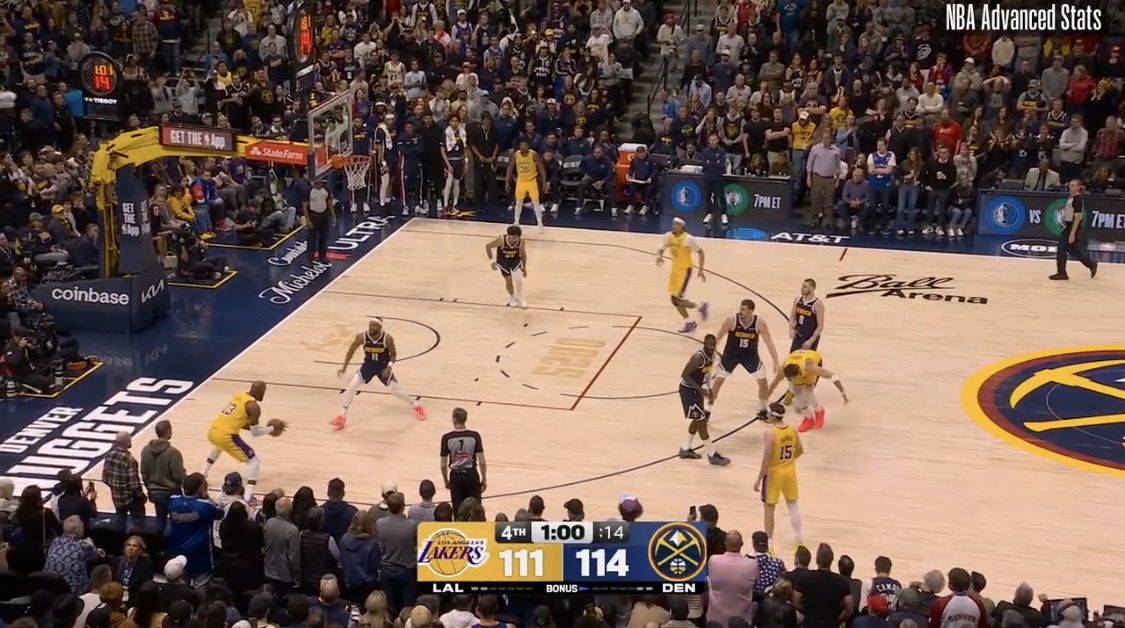 [情報] JJ:本場最後LBJ左肘疼痛導致無法再上場 - 美國職籃 - PTT.BEST 批踢踢爆文 3