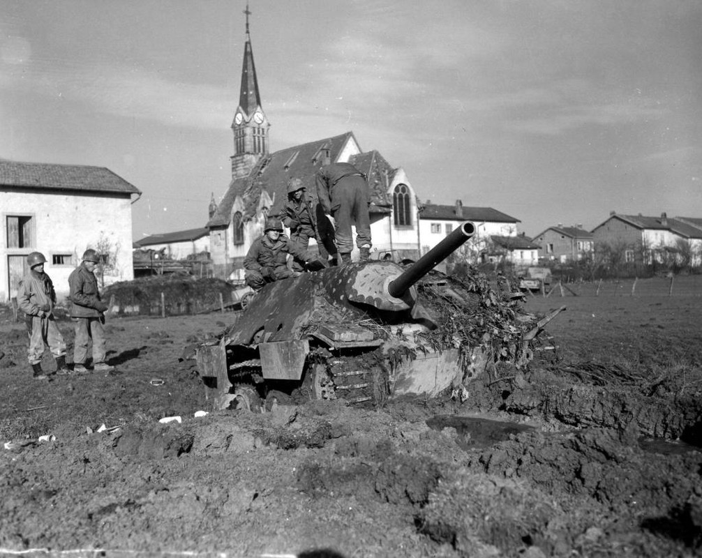 Hetzer1944HallovilleFrance_zpsd43d7180