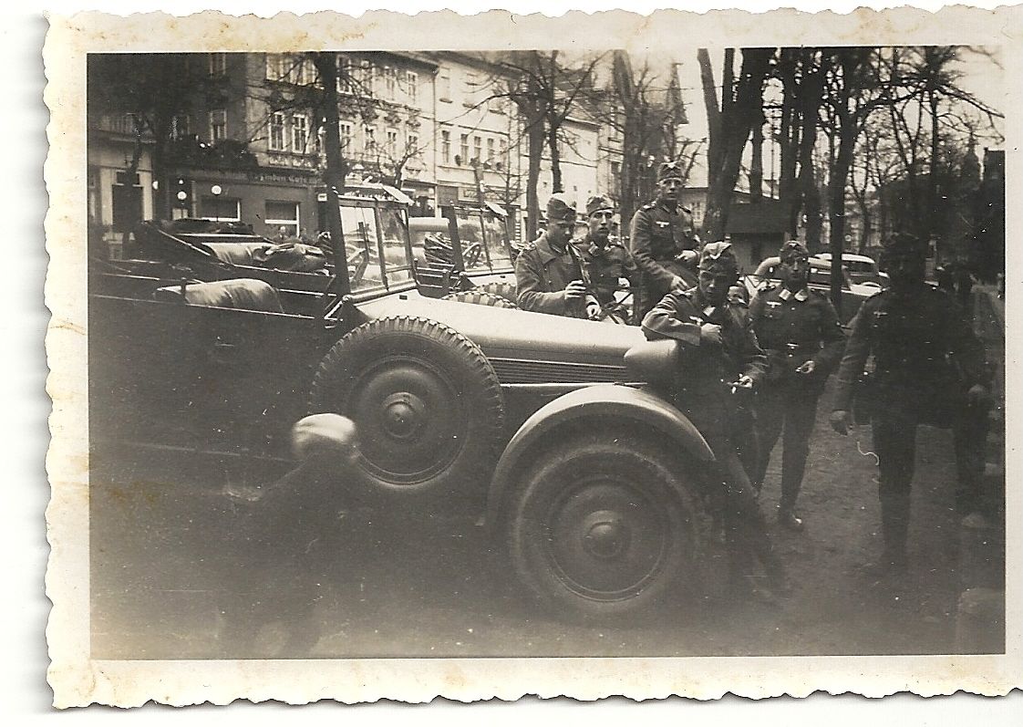Orig.Foto Soldaten Wehrmacht Auto PKW Kübelwagen
