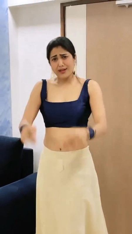 Pari MoMo hot New Instagram Reels   New Instagram Reels   Bhabhi Instagram Reels.mp4.0007