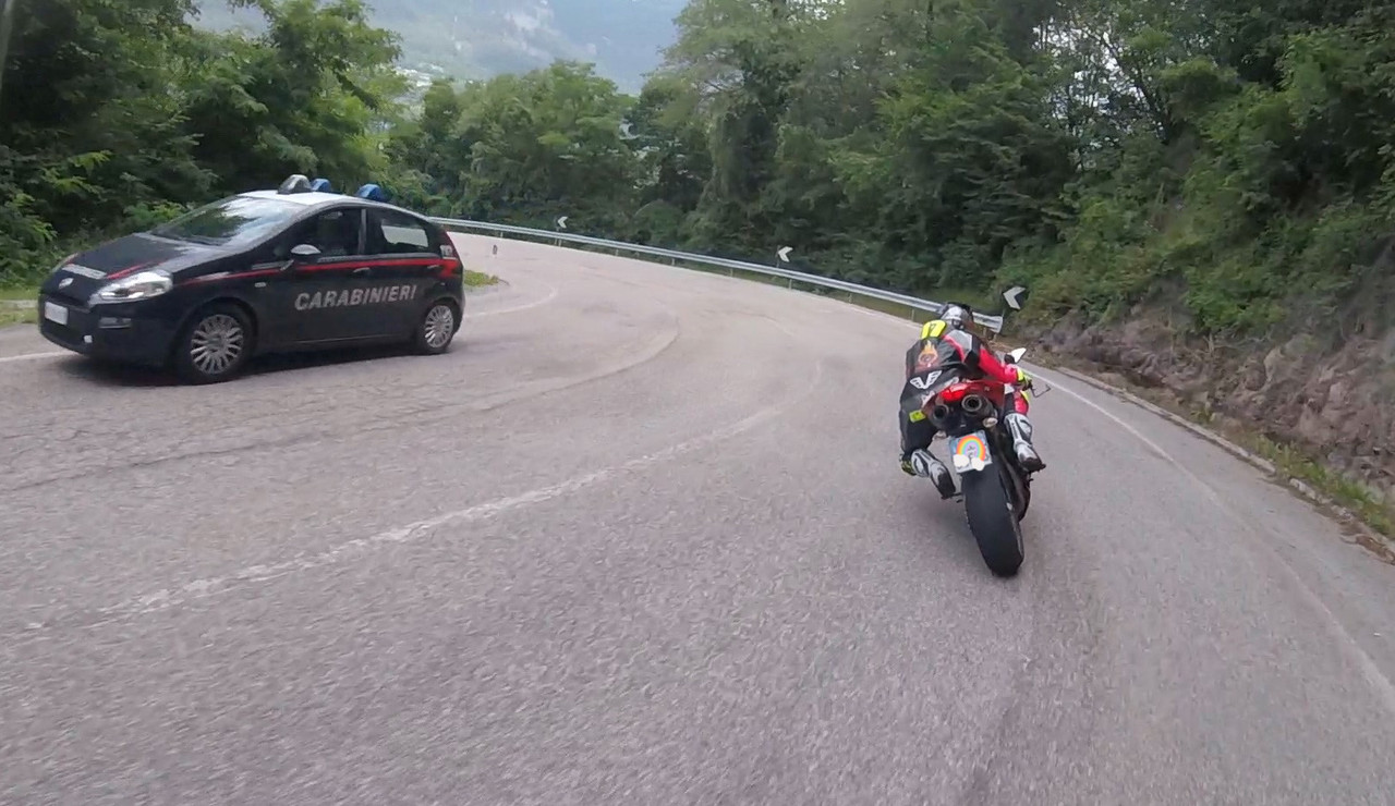 B898EABC-8079-4515-8905-2BA18D8C18E4