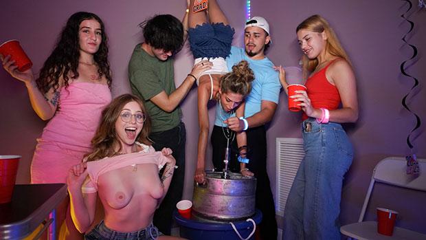 CrazyCollegeGFs – Lucy Foxx – College Blow Out