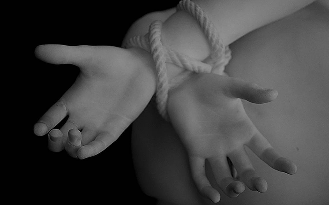 Hombre se hace pasar por abuelita en Facebook para secuestrar y abusar a mujer