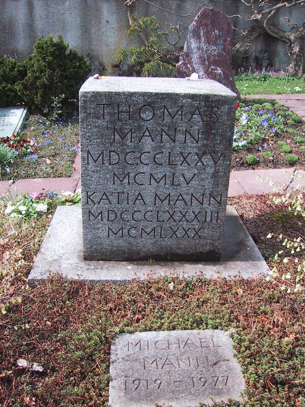 Thomas-Mann-Grave-2005-03-26