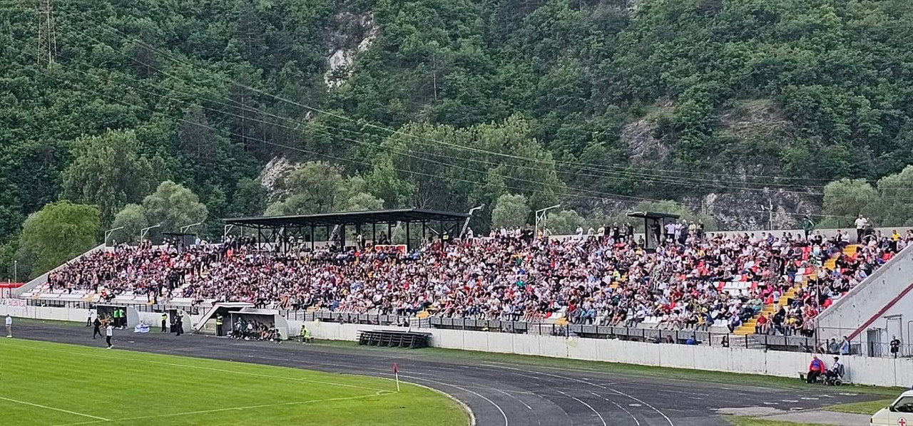 68901B24-FC5B-442B-94AD-F73E4E542613