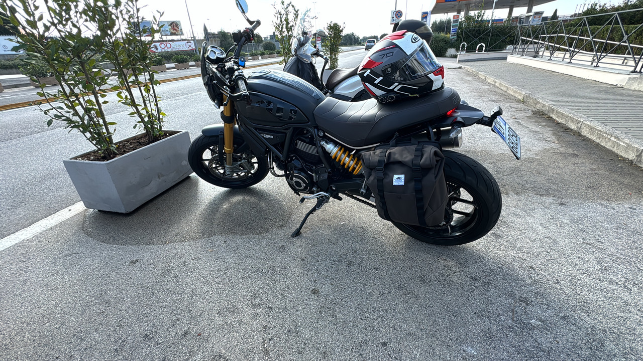 34D549E0-7E2A-4C6B-BC3F-A5C5EBA647DB