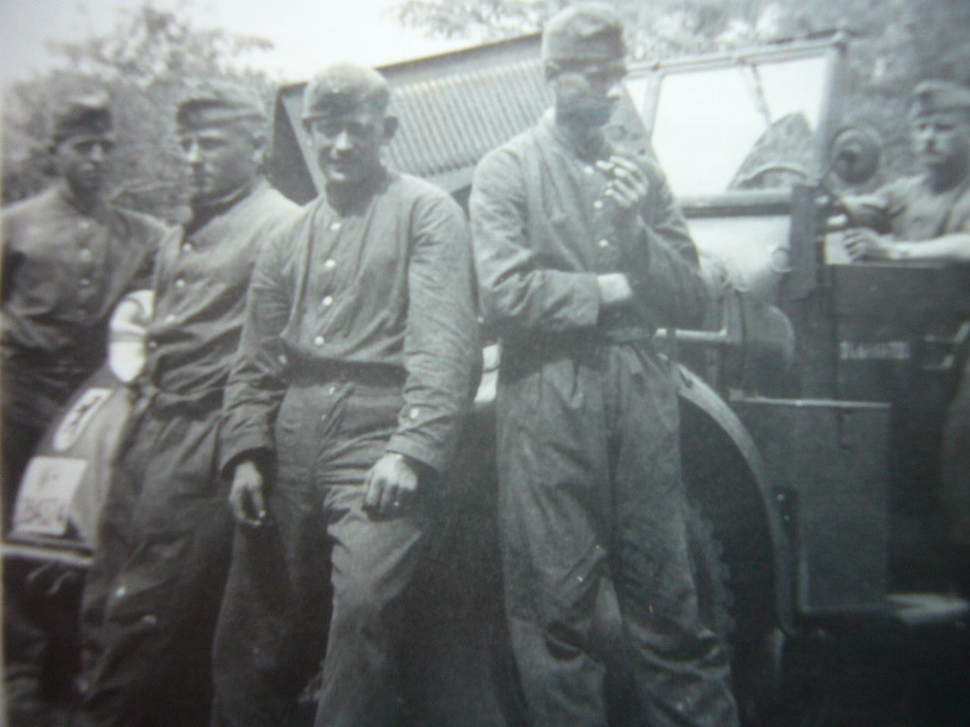 Foto SdKfz. Einheits-Kübelwagen der 3. PANZER DIVISION, Berliner Bär (2)