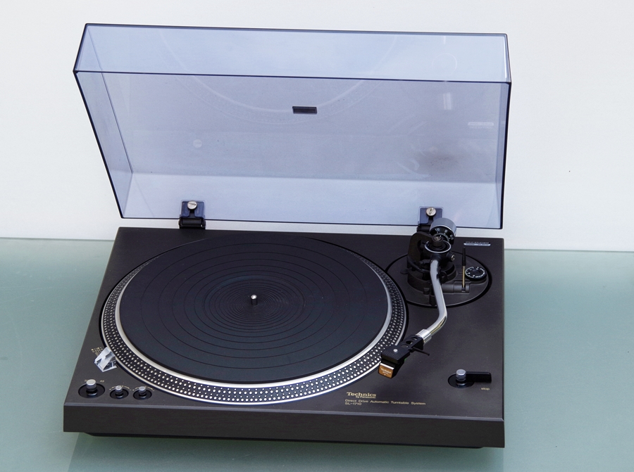 [Bild: Technics-SL-1710-MKI-1x.jpg]