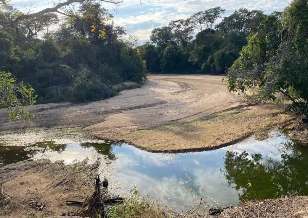 Rio Perdido ficou seco, em Caracol (MS). — Foto: Thalyta Andrade/TV Morena