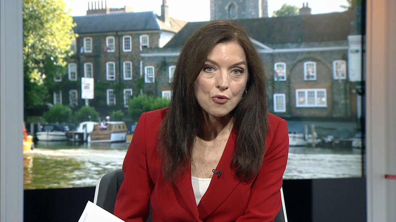 10.01 - 17.15.00 - ITV News Meridian. Local news magazine. Including ....ts_snapshot_09.10.712