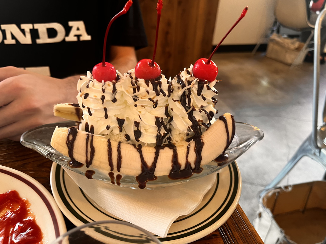 0B05D0D5-2482-4BB8-8FD5-754106F1E18A