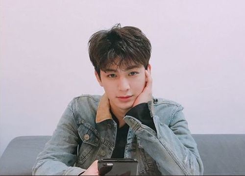 Foto-Yunhyeong-IKON.jpg