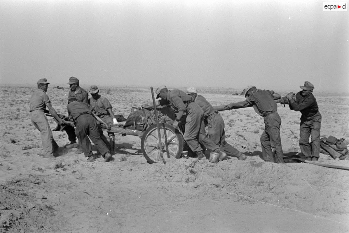 Service de pièce d'un canon antichar 5 cm PaK 38.4