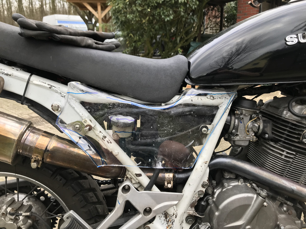 DC681310-F756-4A1C-8A3A-58AD14567551