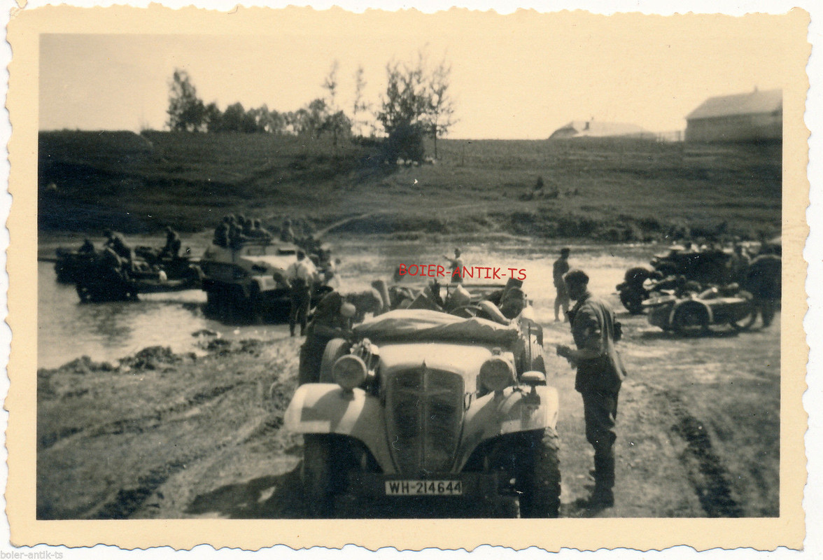 FOTO 2 WK KÜBEL SDKFZ KENNUNG KRAD