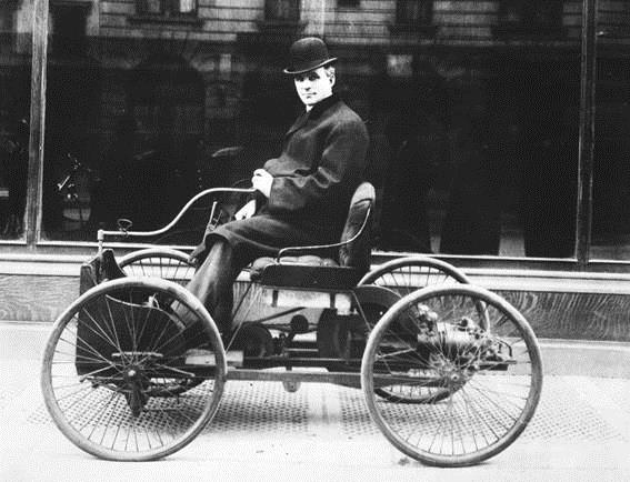 10.OcélebreQuadriciclode1896oprimeirocarrodeHenryFordquedeuorigemàmarcadoovalazul.