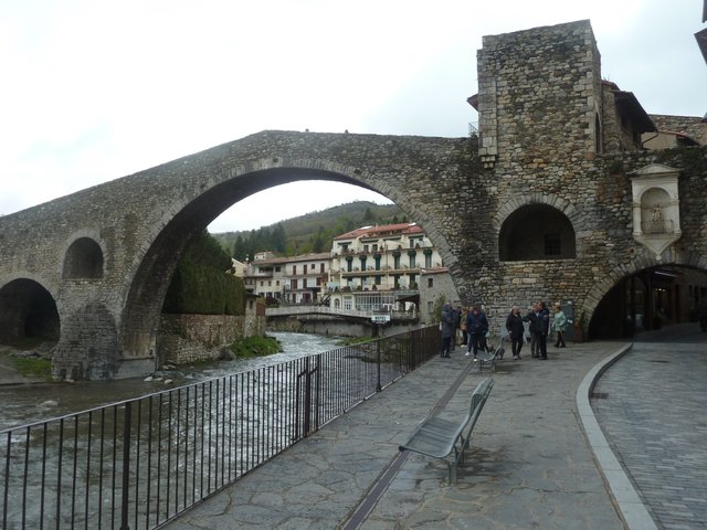 DIA 3 – S. Joan de les Abadeses, Camprodón,  Beget - Románico en Gerona. Y Modernismo en Barcelona. (6)