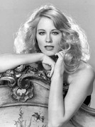 Cybill-Shepherd-b73