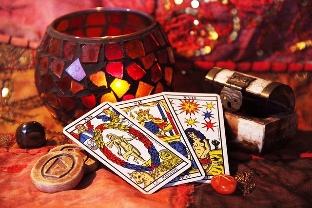 La historia y evolución del tarot, una práctica de adivinación que crece online Cartas-tarot