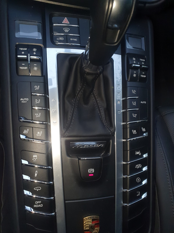 touches Macan_174910