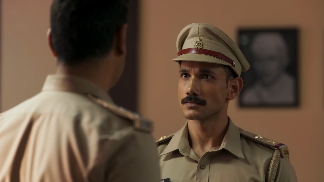 Bhaukaal (2022) Season 2 [Hindi + Tamil + Telugu] WebRip 480p 720p ESub - Complete Screenshot