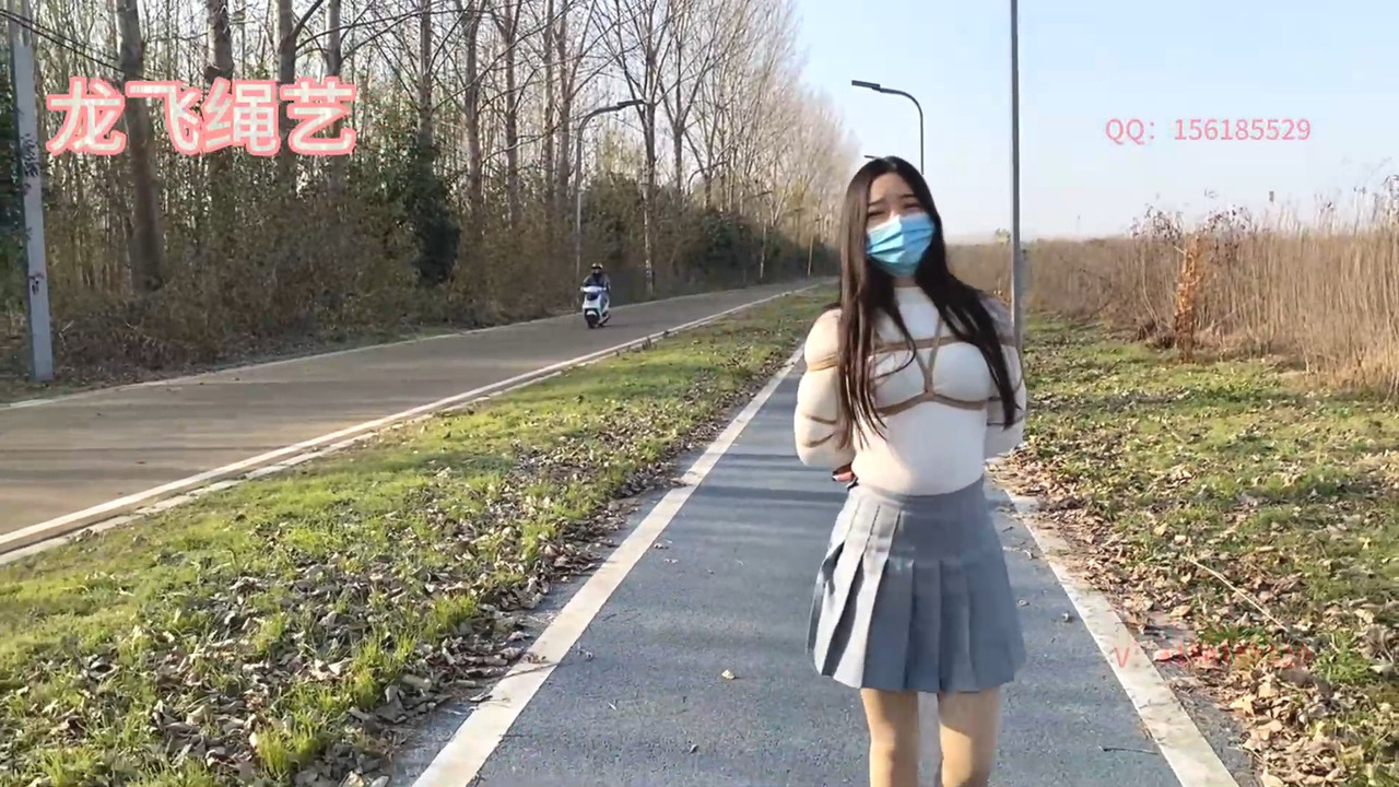 龙飞绳艺 荒郊野外草地里，挑战找陌生人.mp4_20231129_185318.392