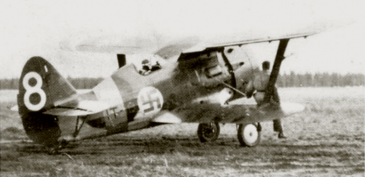 Ilmavoimat-Polikarpov-I-153-FAF-2.LeLv30-as-IT18-White-8-Finland-June-1942-01
