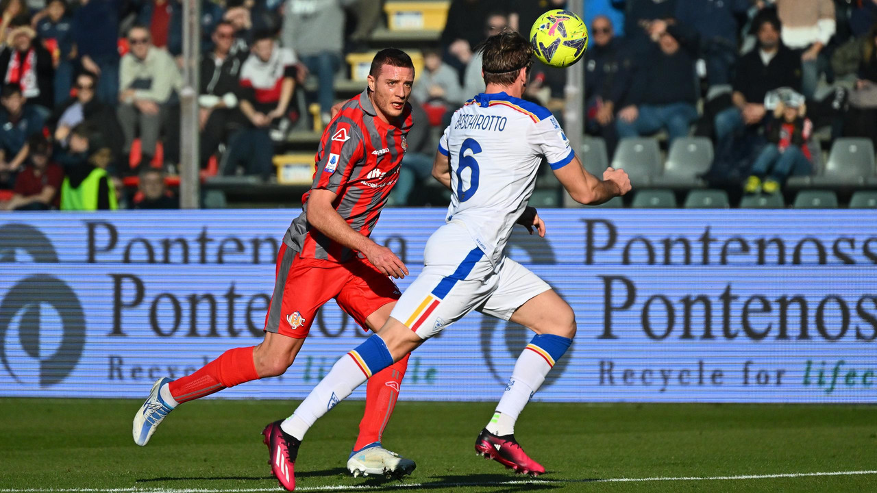 Cremonese vs Lecce, 18h30 ngày 07/12