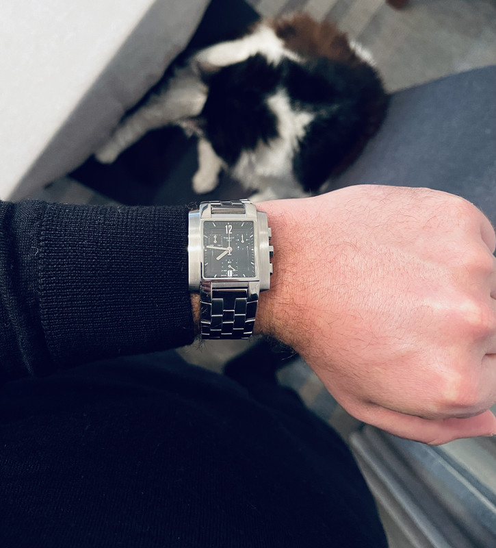 E32308C2-1190-4A19-8962-EA29900DBABE