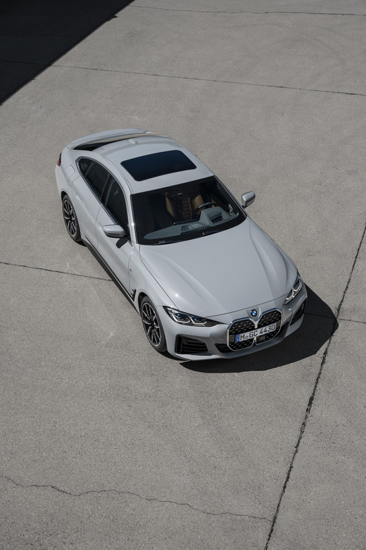 P90424599_highRes_the-all-new-bmw-430i