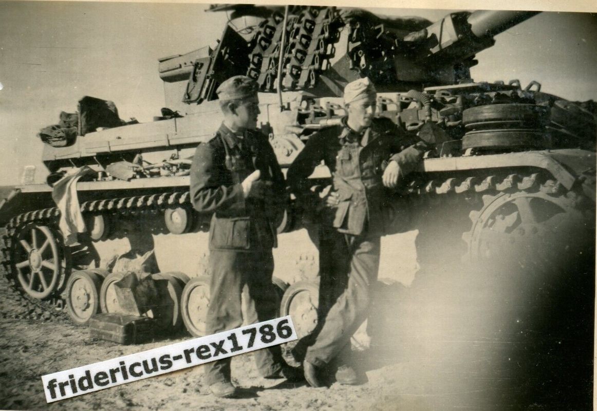 Foto Panzer Besatzung vor PzKpfw IV lang Rohr DAK Panzerarmee Afrika Wüste