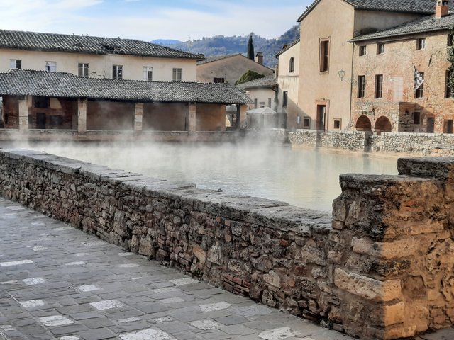 DIA 6. VA DE TERMAS: BAGNO VAGNONI. TERMAS DE SAN FILLIPO. SORANO. - Respirar y saborear la Toscana. 9 días (1)