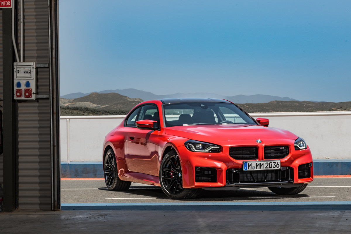 P90481921_highRes_the-all-new-bmw-m2-s