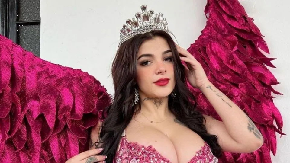 Karely Ruiz presume nuevo novio a días de terminar con Santa Fe Klan