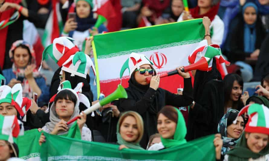 Impiden que mujeres iraníes asistan a partido contra Corea del Sur