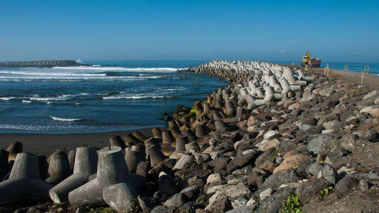 Pesona Keindahan Pantai Glagah yang Sangat Terkenal dan Menawan