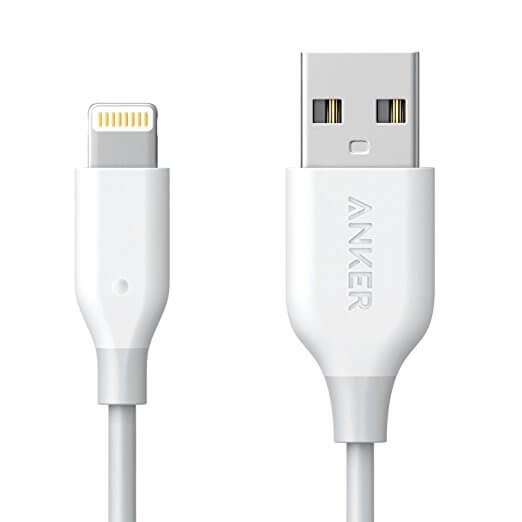 Cable Lightning Anker de nylon trenzado color gris oscuro, mostrando los conectores USB y Lightning.