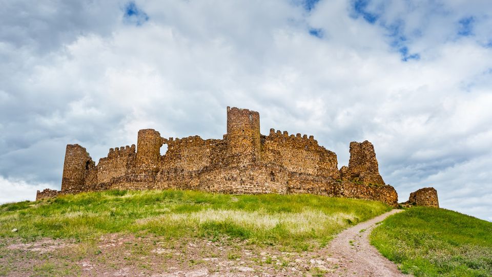 Spagna: in Vendita un Castello Medievale a 1 Euro, ma con una condizione