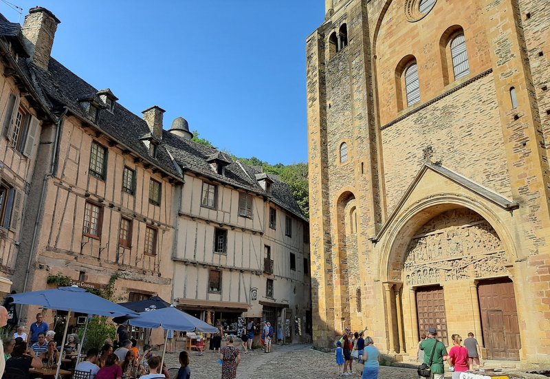 Occitania: 9 días recorriendo los pueblos más emblemáticos. - Blogs de Francia - Día 4. Cordes-sur-Ciel. Conques (8)