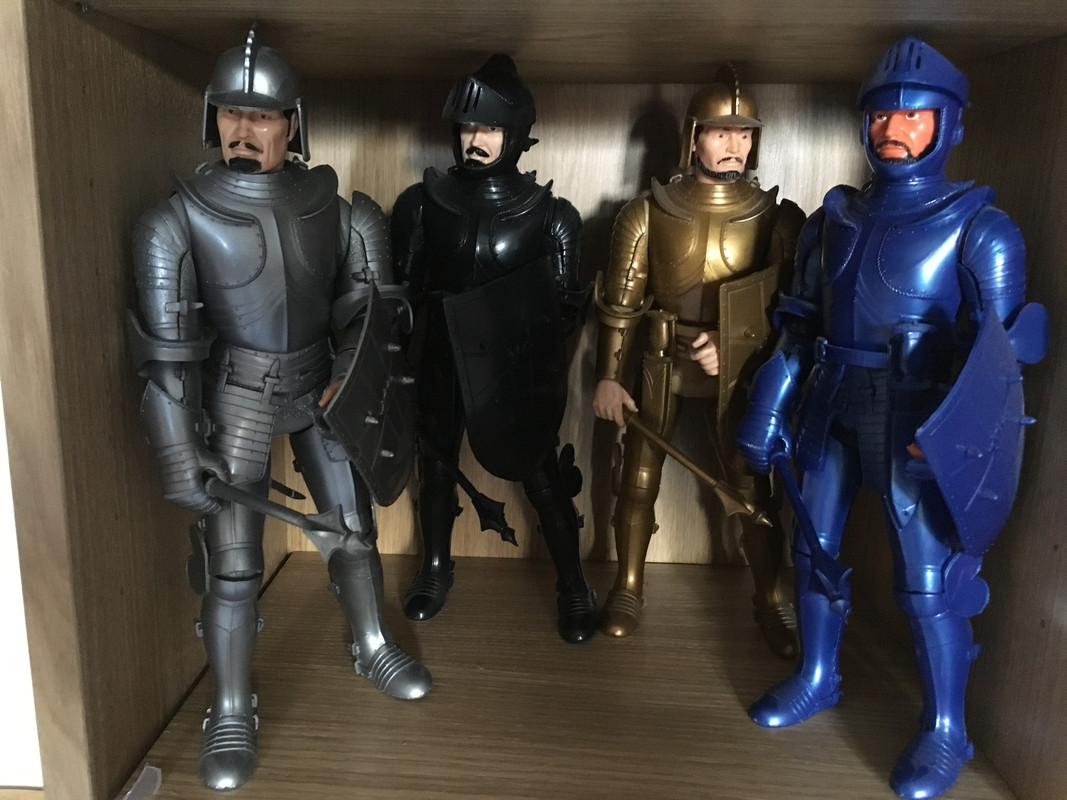 A Refit for Gunner HQ.. or the collection was out of control !! IMG-2216