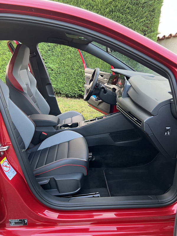 1CF85C9D-9668-4BD5-BAEB-3D31EDA1AAF9