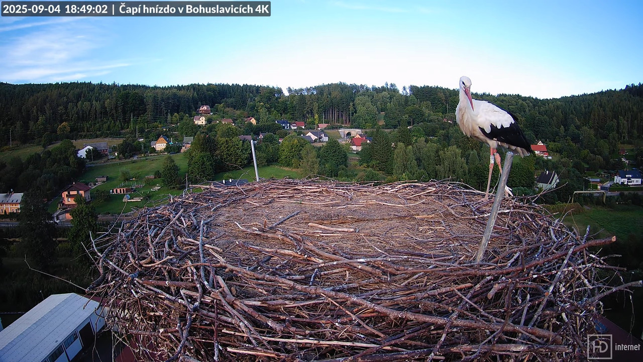 Tiešraide no KARA uzņēmuma stārķu skursteņa Bohuslavicē netālu no Trutnovas 10-37-47 screenshot