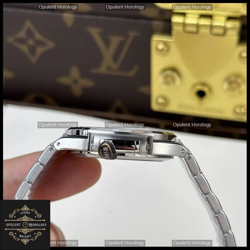 Patek Philippe Nautilus 7118 Automatic 35.2mm Blue Dial Steel Women's Watch